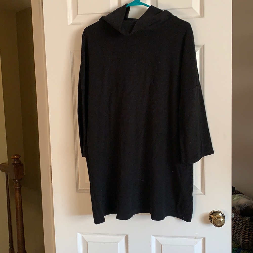 Isabel maternity black fleece tunic with mock turtleneck L